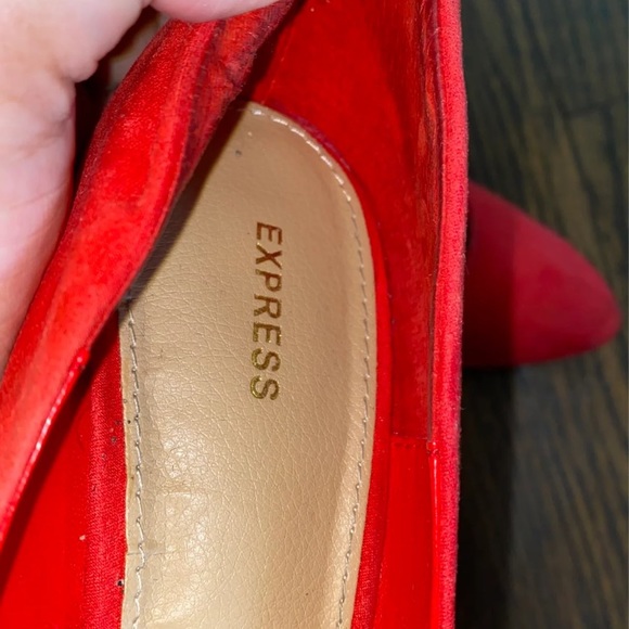 Express faux suede red shoes size 9 - Picture 4 of 10